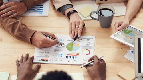 LOS  SERVICIOS CORPORATIVOS